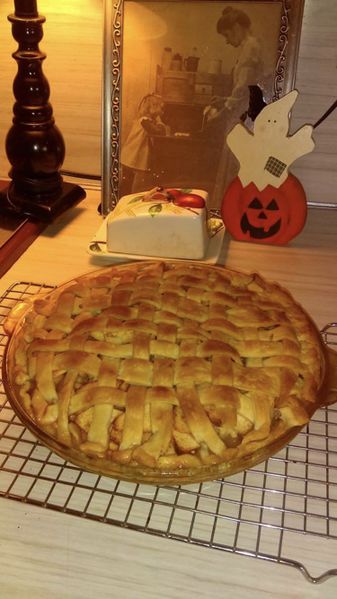 File:Caramelapplepie.jpg